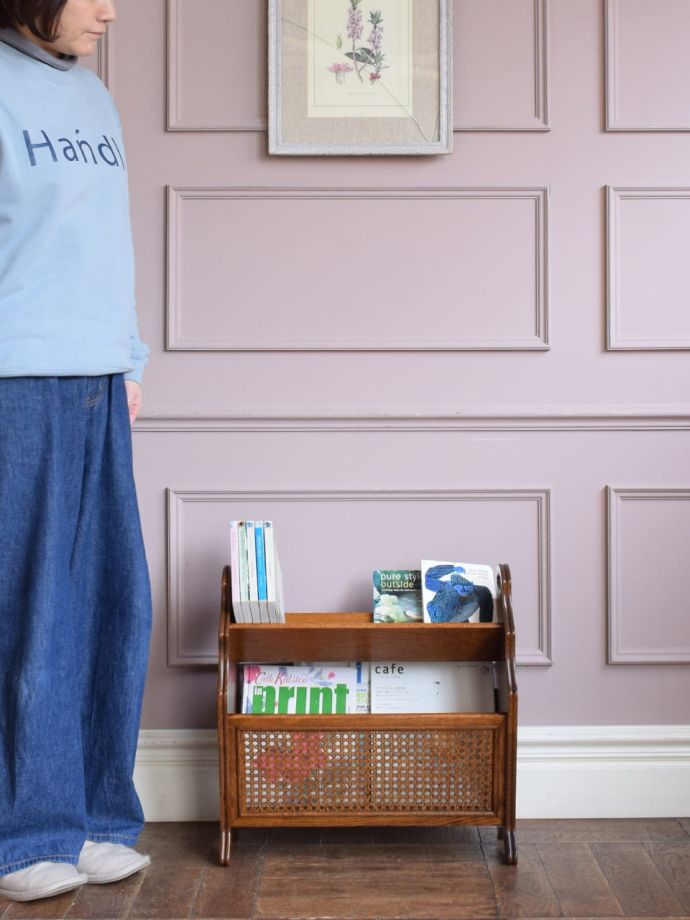 アンティークのおしゃれなマガジンラック