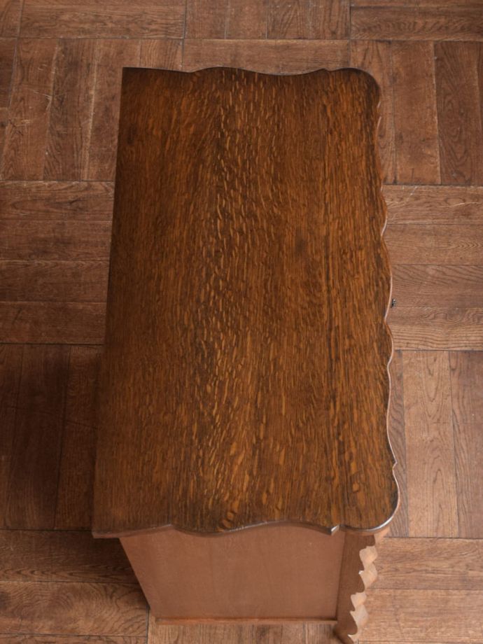 フランスのチェストの天板