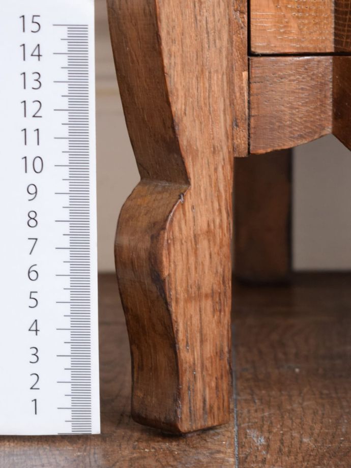 アンティークチェストの脚