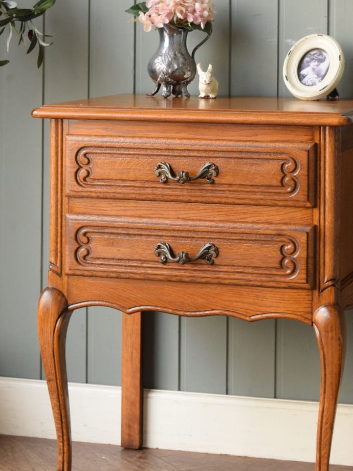 フランスアンティーク家具らしさが漂う装飾