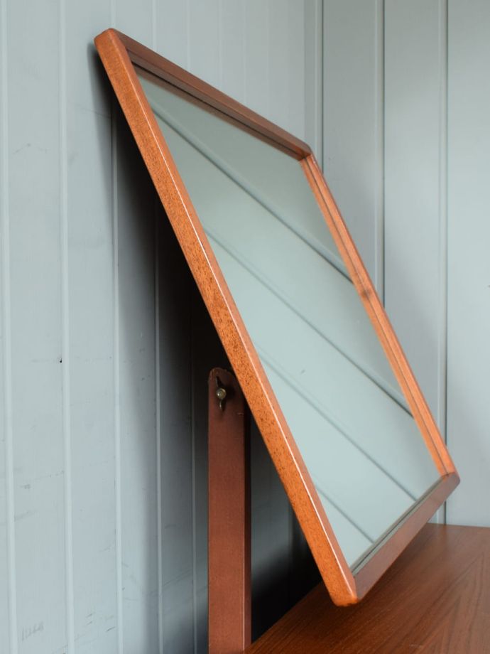 ビンテージドレッサーの鏡