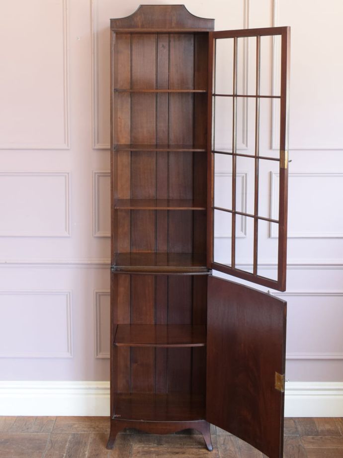 アンティークキャビネット扉の中