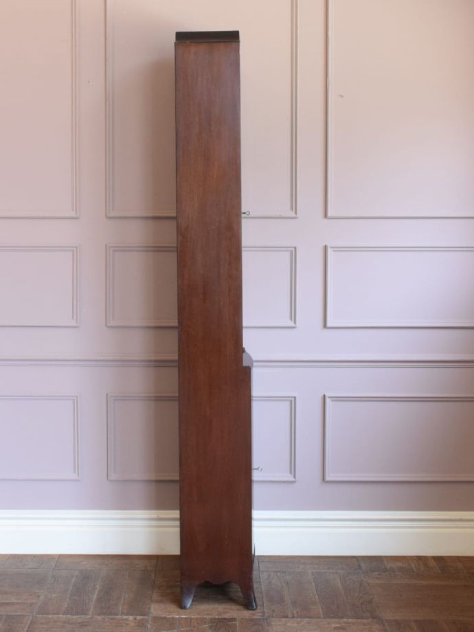 キャビネットの側面