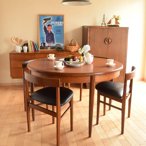 ダイニング テーブルは、おしゃれな北欧スタイル…に合わせる椅子の