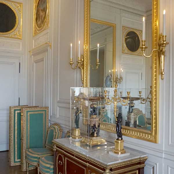 ヴェルサイユ宮殿のコンソールテーブル