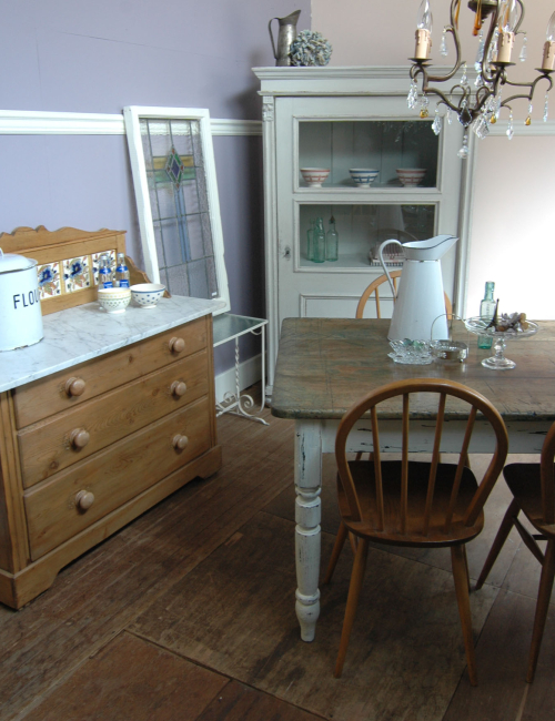 上質パインのダイニング