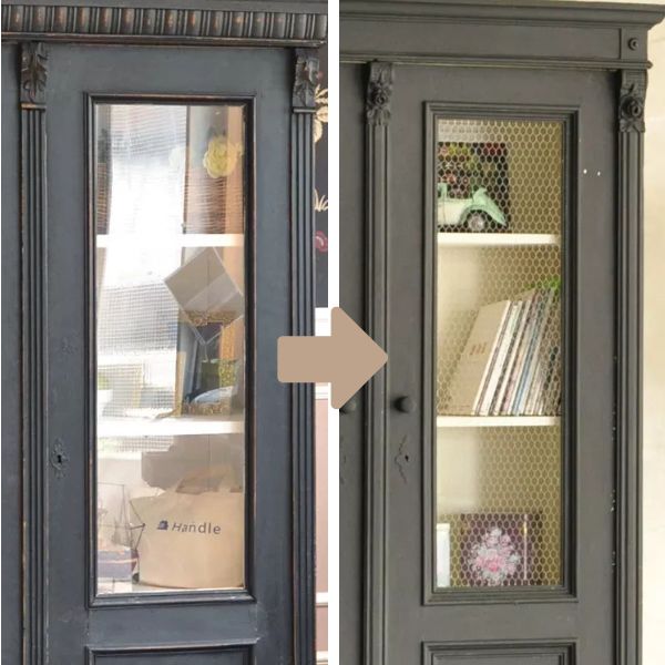 金網が貼ってある扉