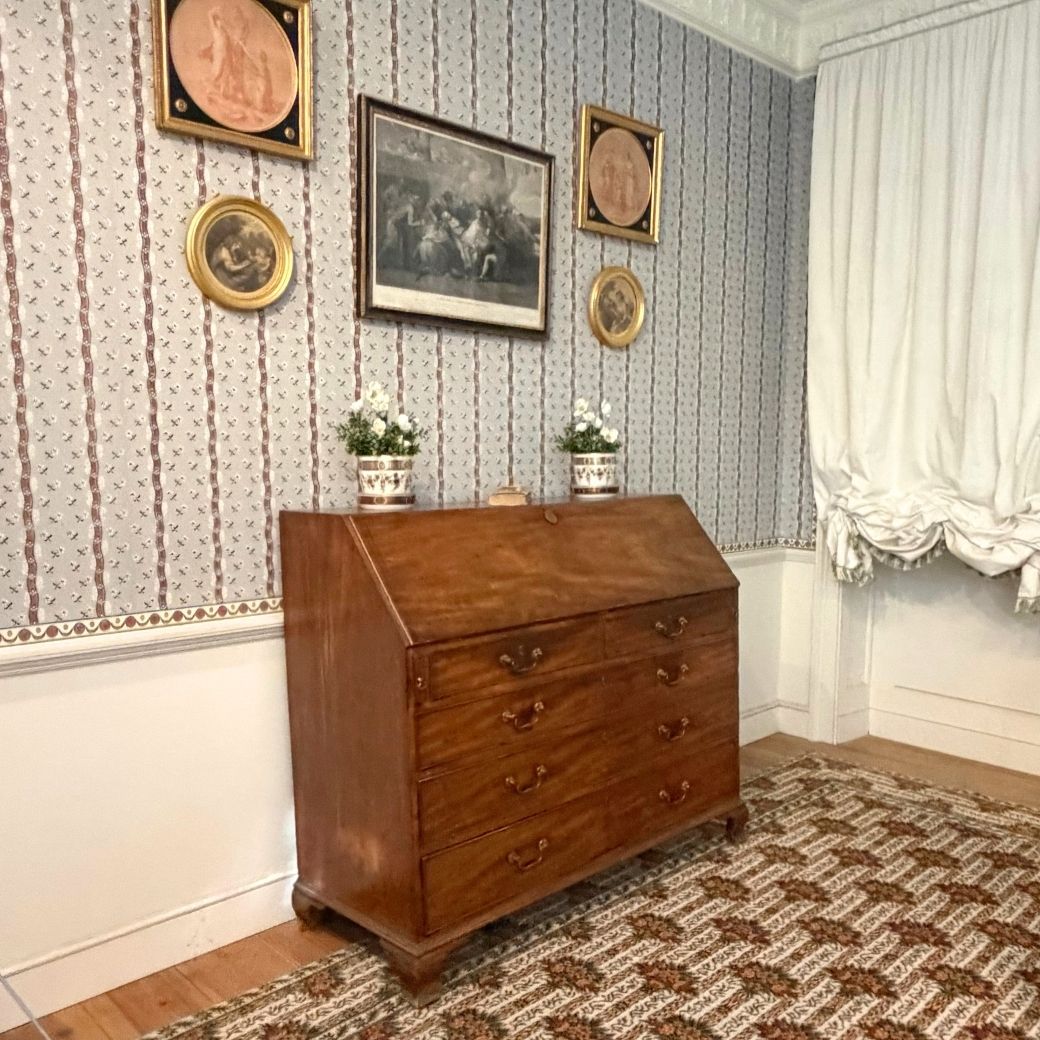 1790年頃のアンティーク・マホガニー・ビューロー（書き物机）