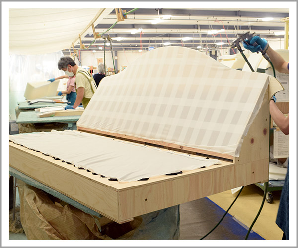 オリジナルソファの製造過程、6本体の完成