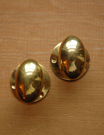 真鍮のアンティーク風ドアノブ（ドア取っ手）　（オーバル・ラッチセット付） (u-806-v)