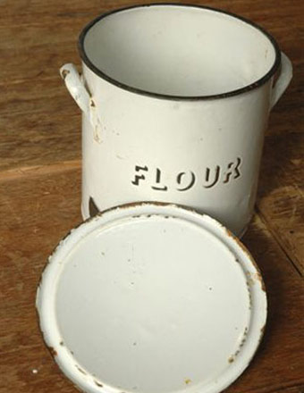 イギリス アンティーク ホーローフラワー缶 FLOUR 小麦粉