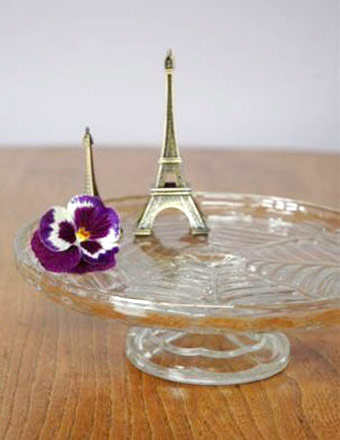 1940年代のアンティークプレスドグラス（ケーキスタンド） (PG-25)