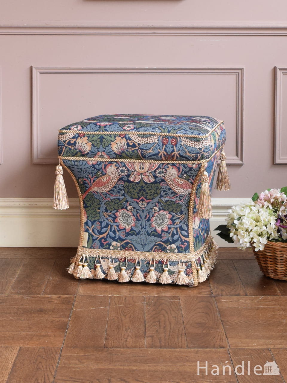 ウィリアムモリス風のおしゃれな椅子、いちご泥棒モチーフのスツール（ジェニファーテイラー）  (y-596-c)