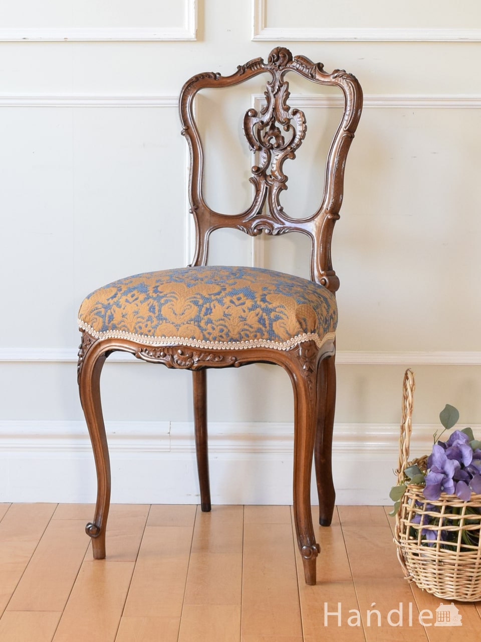 フランスのアンティークチェア、透かし彫りが優雅な美しいサロンチェア(k-1680-c)｜アンティークチェア・椅子