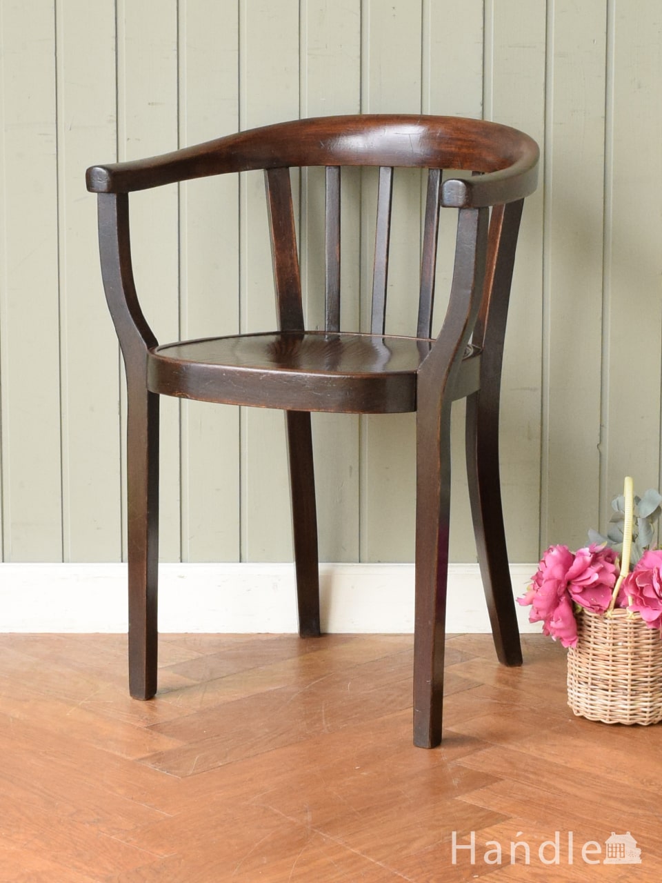 英国アンティークのおしゃれな椅子、アーム付きのベントウッドチェア (k-1747-c)