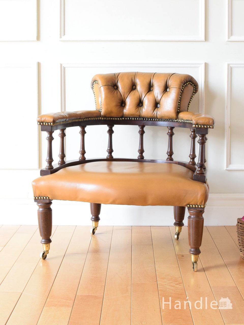 英国アンティークのおしゃれな椅子、チェスターフィールドのパーソナルチェア (k-1716-c)