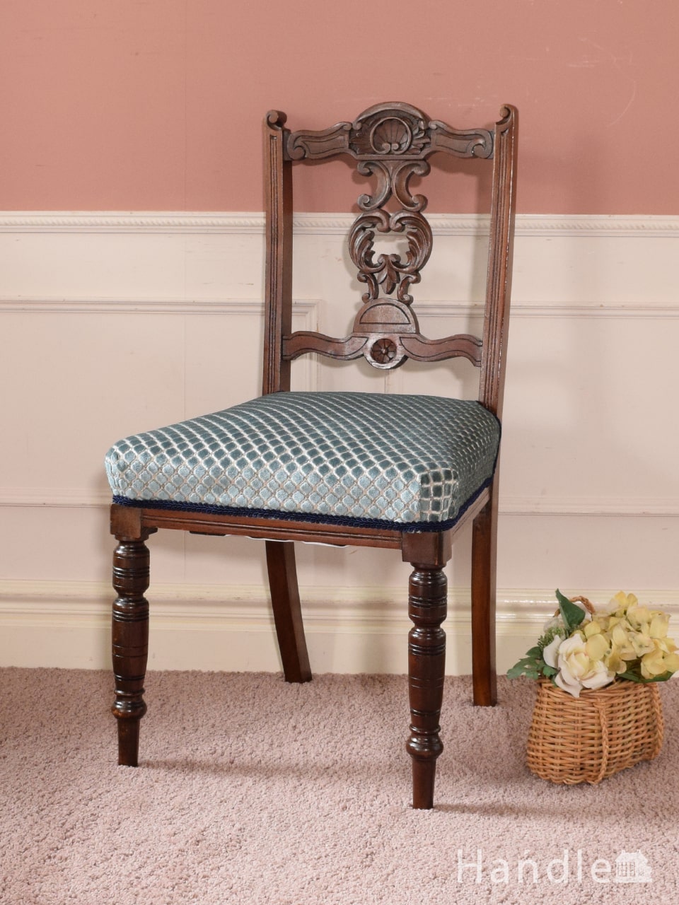 イギリスの美しいアンティーク椅子、ウォールナット材のサロンチェア(z