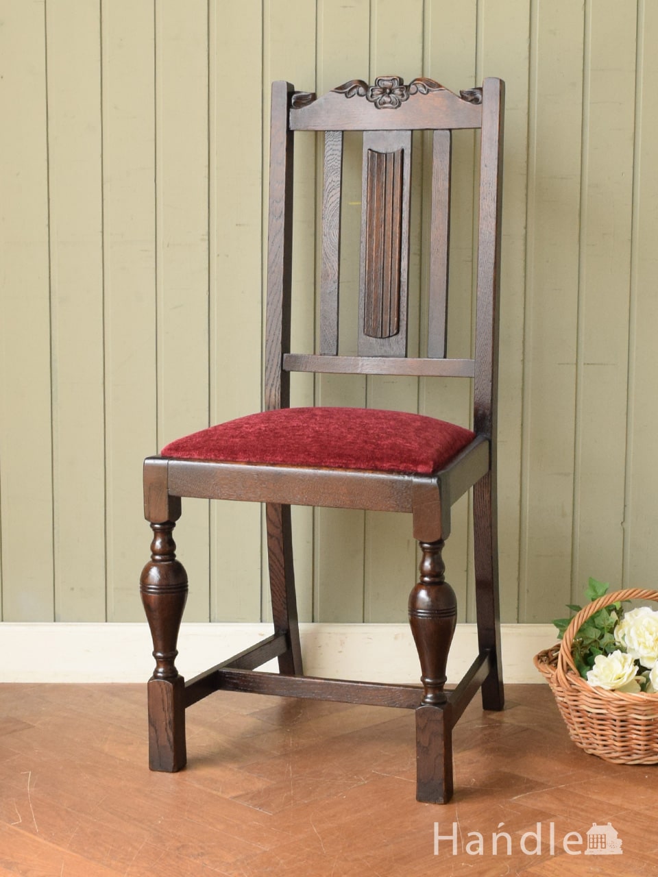 英国で見つけたアンティークの椅子、お花の彫刻がキレイなバルボスレッグのダイニングチェア (q-462-c)