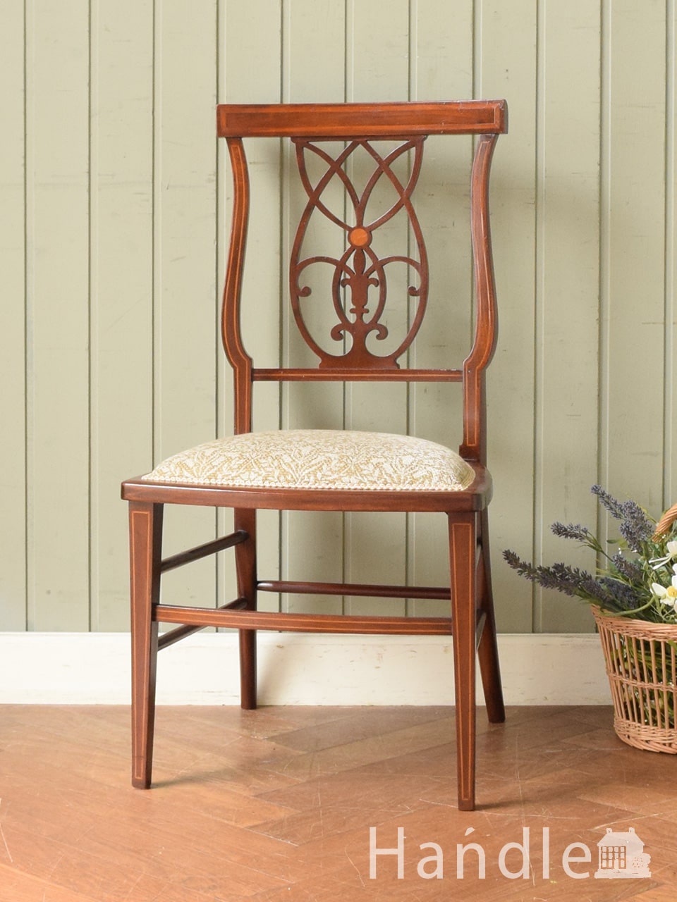 アンティークの美しい椅子、透かし彫りが美しいアンティークのマホガニーチェア (z-072-c)