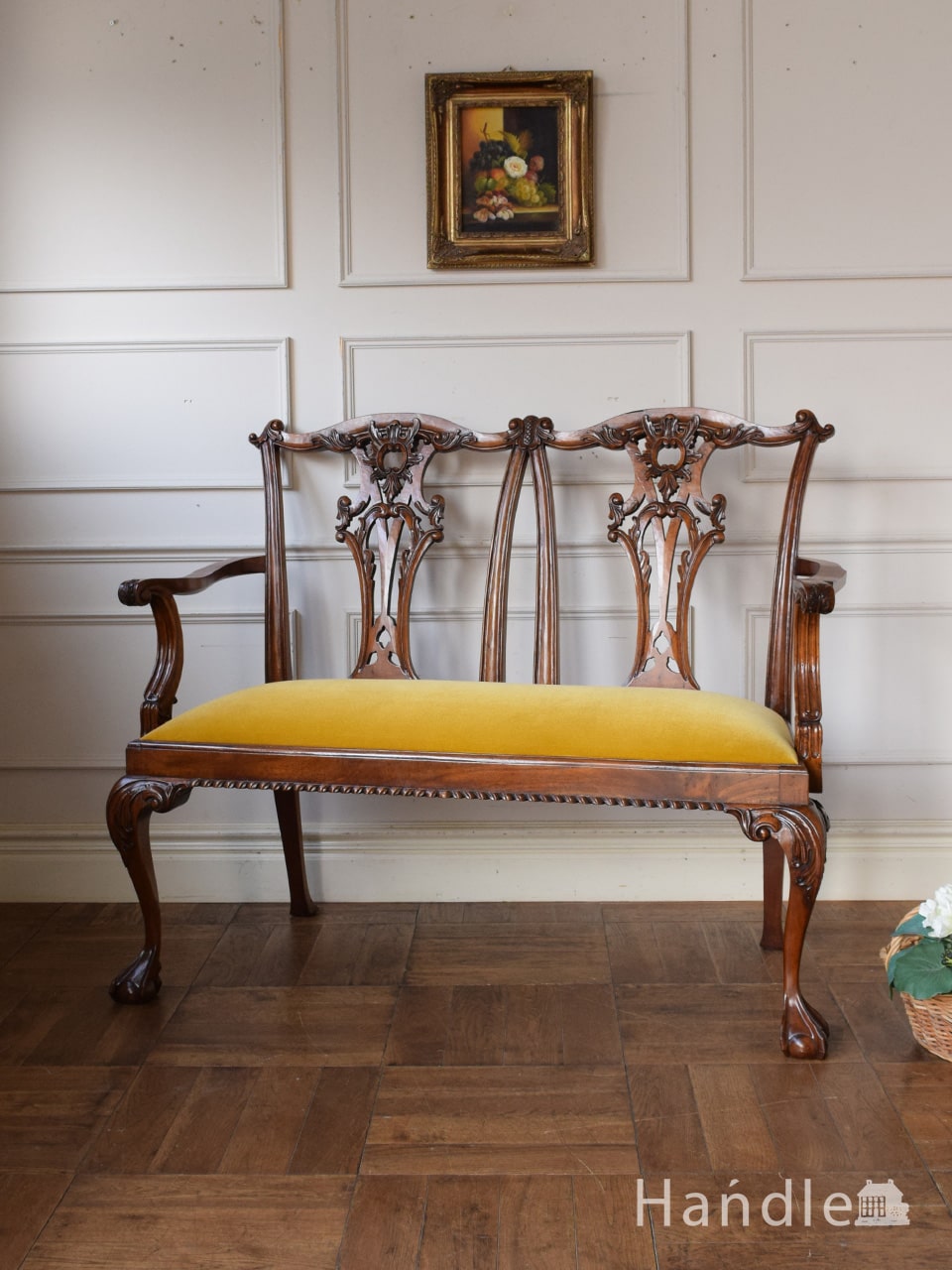 英国アンティークのソファ、装飾が美しい高級感のあるセティ (q-471-c)