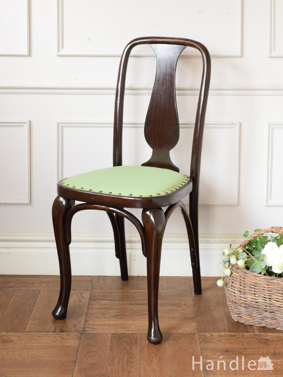 英国から届いためずらしいアンティークの椅子、クイーンアン様式のベントウッドチェア (m-685-c)