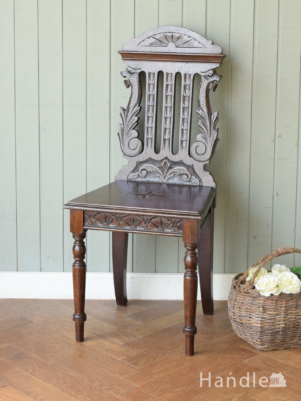 英国のアンティークオークチェア、重厚感のある豪華な彫りの装飾が施された椅子（ホールチェア） (q-485-c)