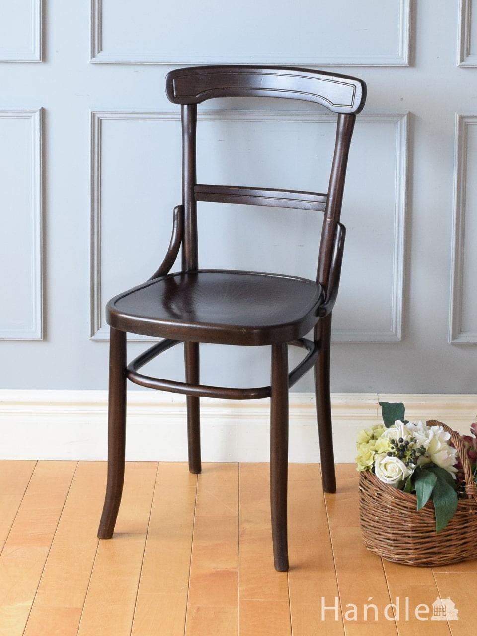 英国アンティークのおしゃれな椅子、座面の彫が美しい曲げ木のベントウッドチェア (k-1839-c)