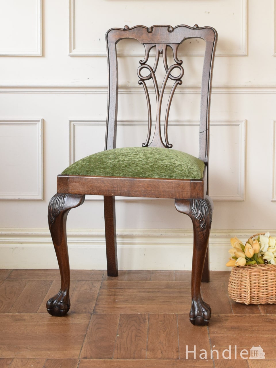 アンティークの美しい椅子、背もたれの装飾が美しいマホガニー材のダイニングチェア (q-493-c)