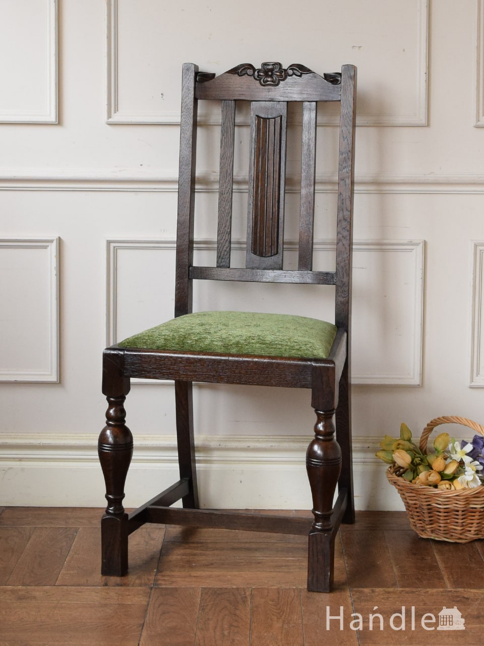 英国で見つけたアンティークの椅子、お花の彫刻がキレイなバルボスレッグのダイニングチェア (z-092-c)