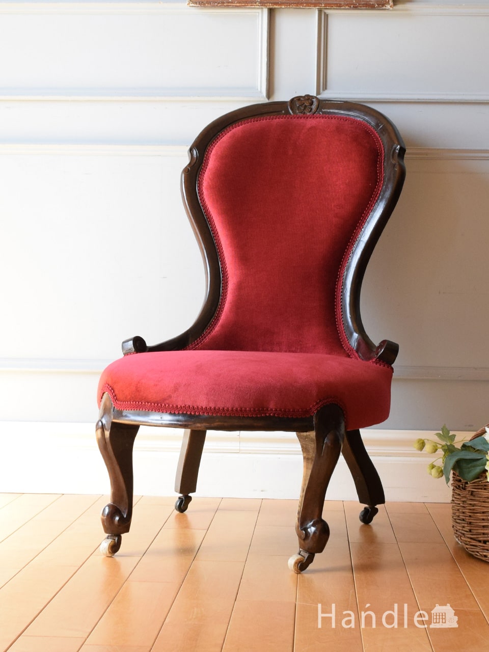 英国アンティークのおしゃれな一人掛けの椅子、ゆったり座れるナーシングチェア (k-1330-c)