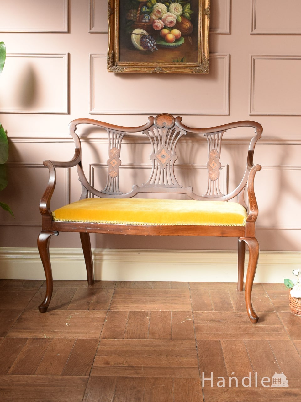 英国から届いたアンティークの椅子、透かし彫りと象嵌が美しい長椅子セティ (i-013-c)