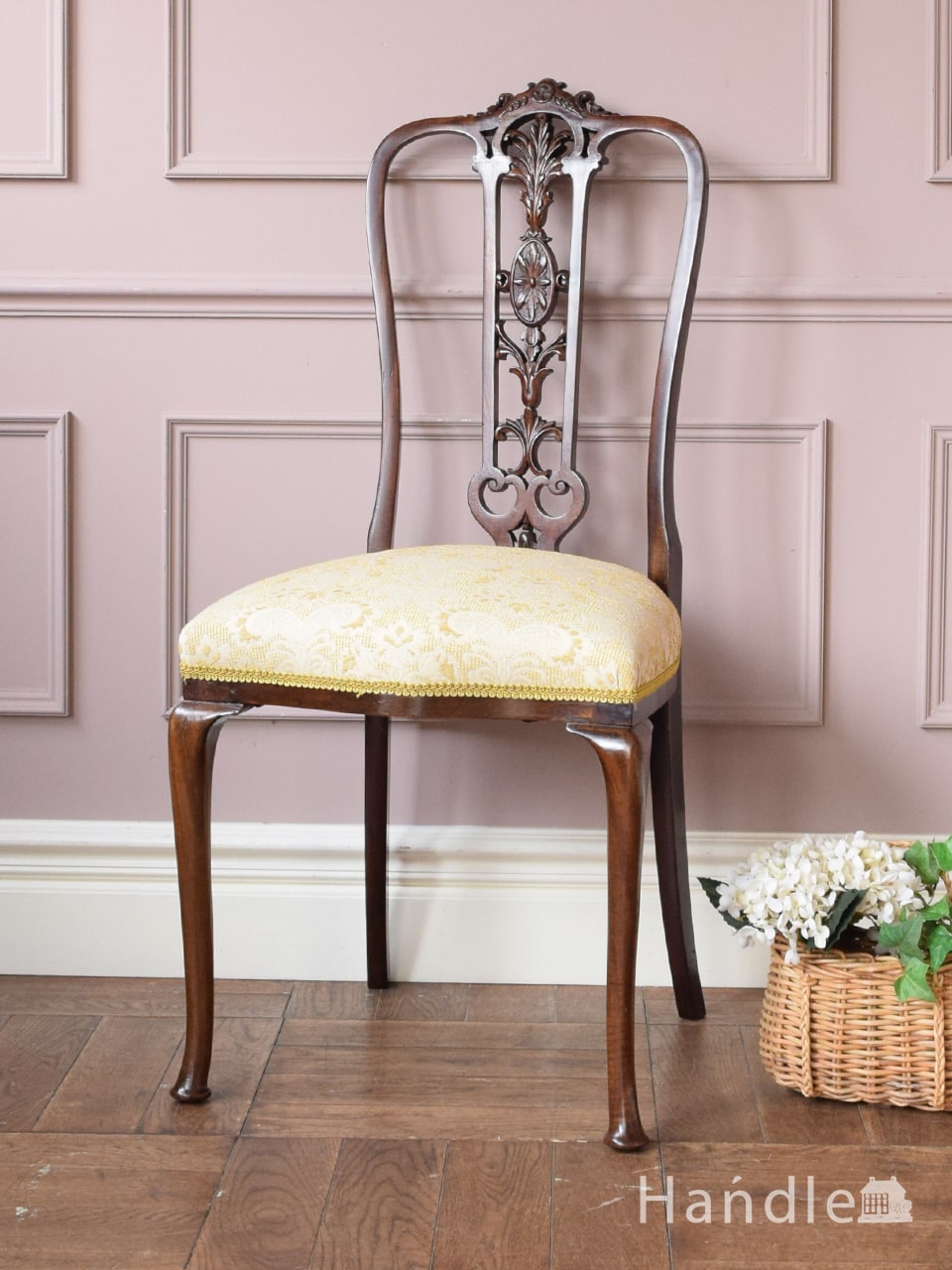英国から届いた美しいアンティークチェア、透かし彫りが美しいマホガニー材の椅子 (k-1622-c)