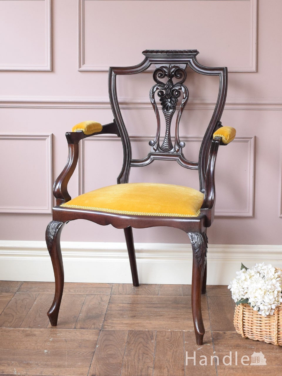 英国アンティークのおしゃれな椅子、ビクトリアスタイルのマホガニー材のアームチェアー (q-537-c)