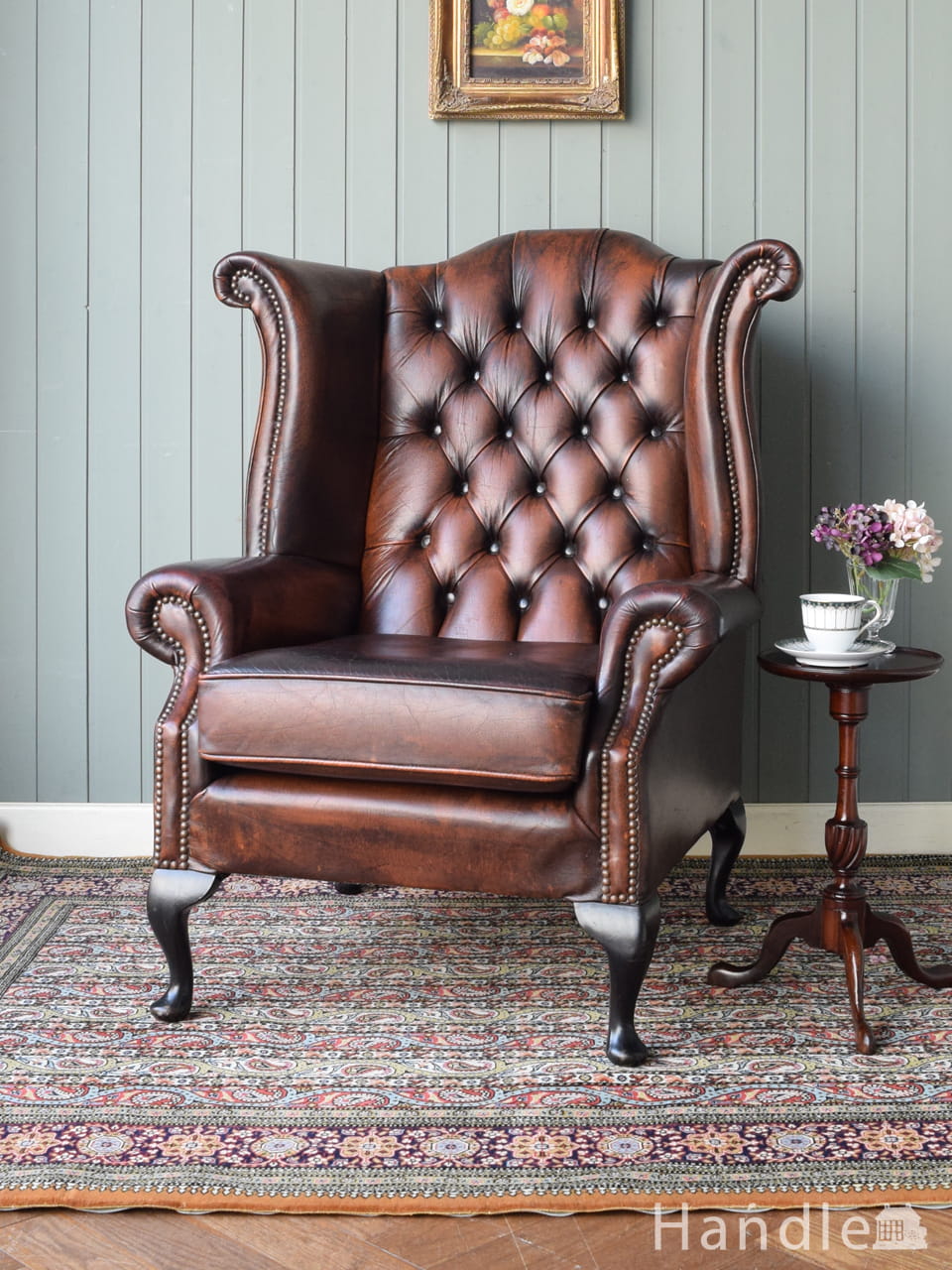 英国アンティークの一人掛け革張りソファ、チェスターフィールドのウィングバックチェア
