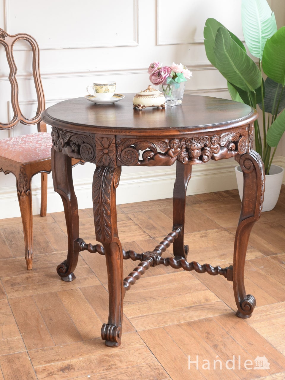 アンティークのテーブル、彫刻が美しいフランス生まれのダイニングテーブル (j-2792-f)