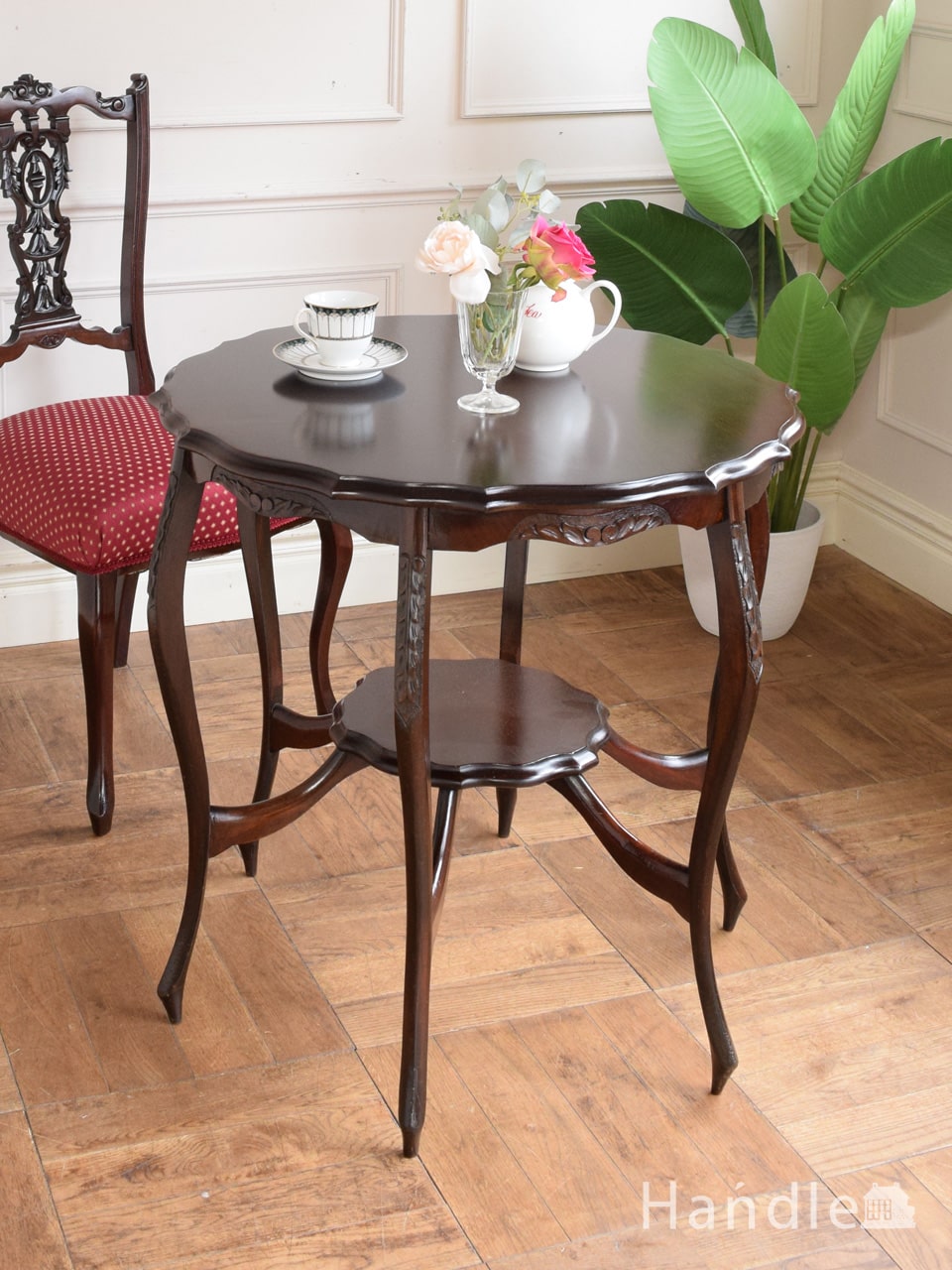英国のアンティークテーブル、6本の脚が美しいマホガニー材のオケージョナルテーブル (q-2452-f)