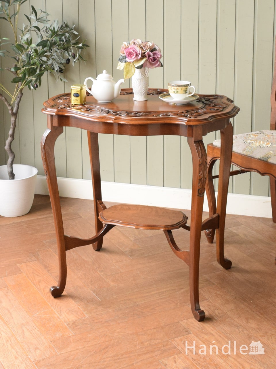 英国の美しいオケージョナルテーブル、華やかな彫りのアンティーク家具 (j-2820-f)
