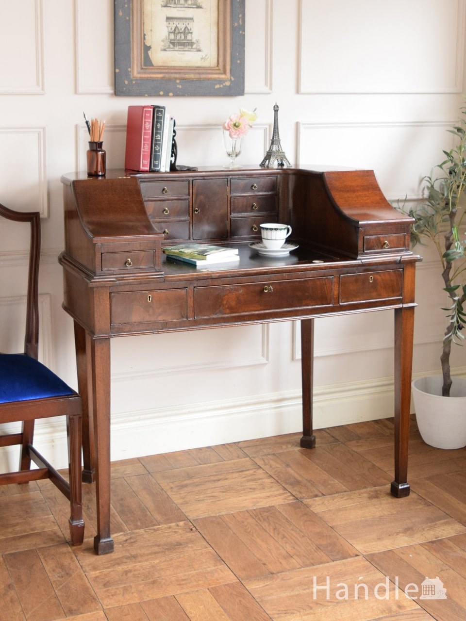 英国のアンティークデスク、どこから見ても美しいおしゃれな書斎机