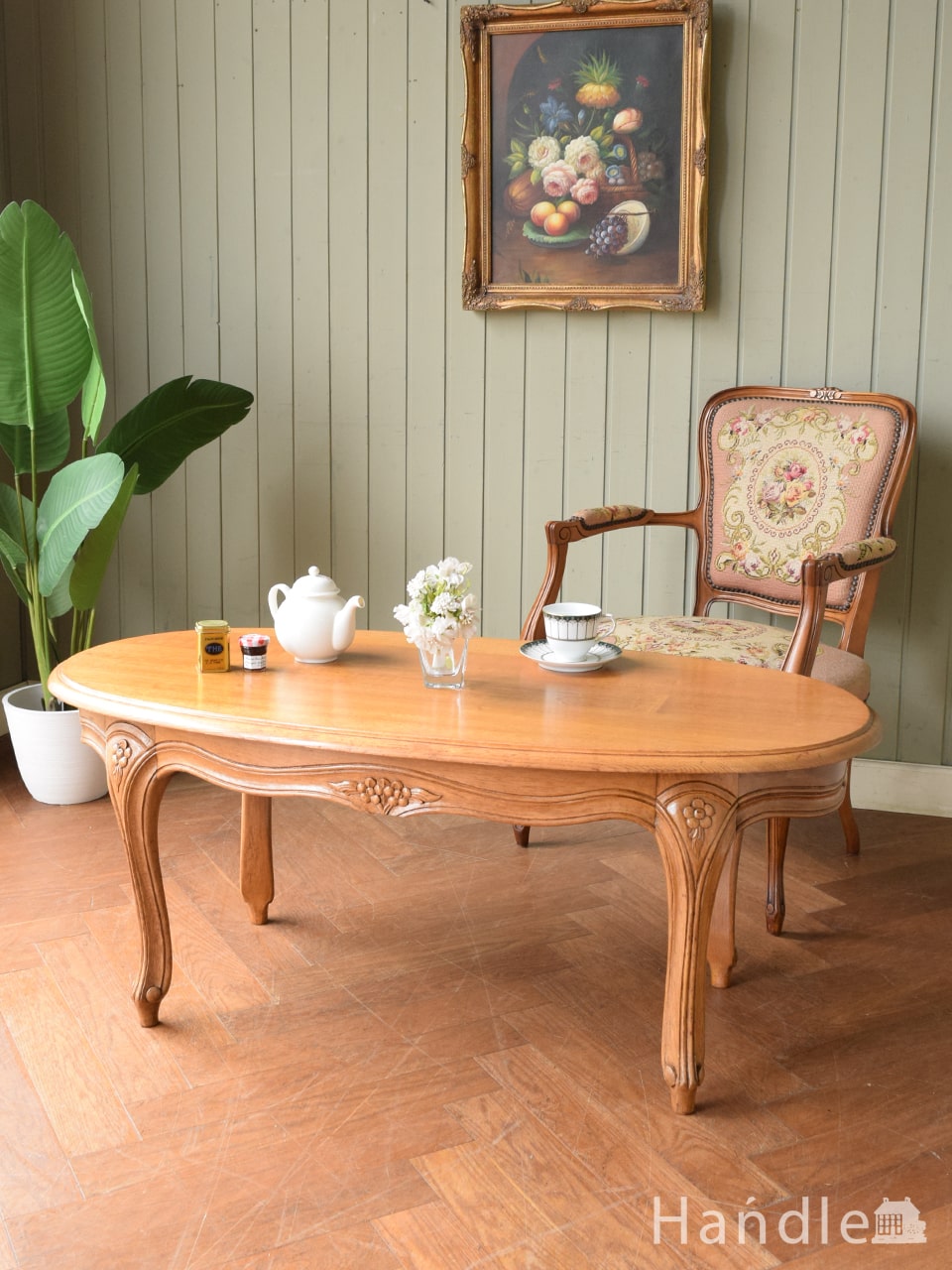 フランスのおしゃれなアンティーク家具、オーバルタイプのコーヒーテーブル (j-2841-f)