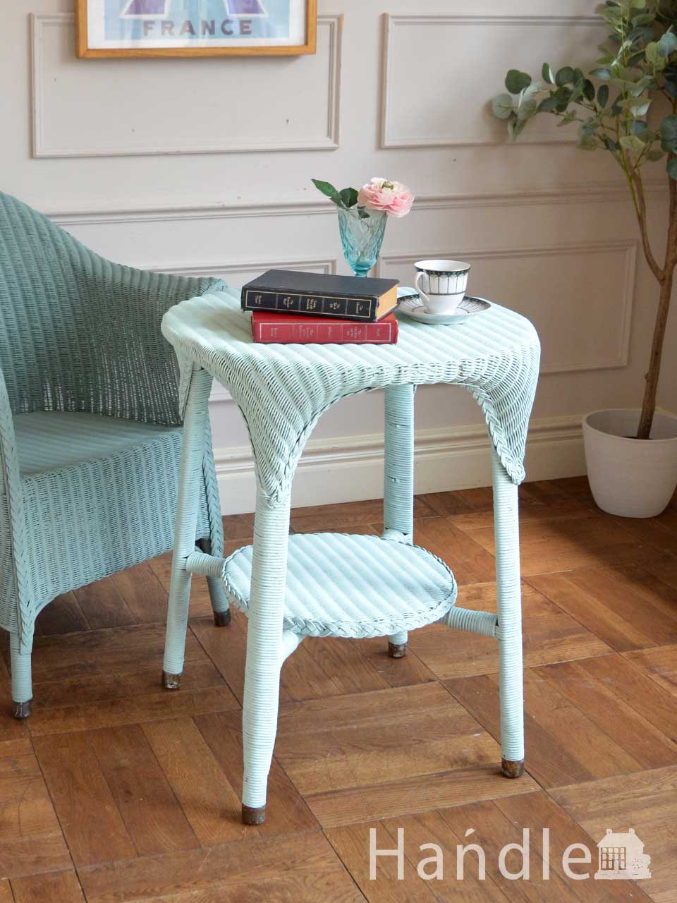 アンティークのおしゃれなテーブル、爽やかな色のロイドルームのティーテーブル (d-1378-f)