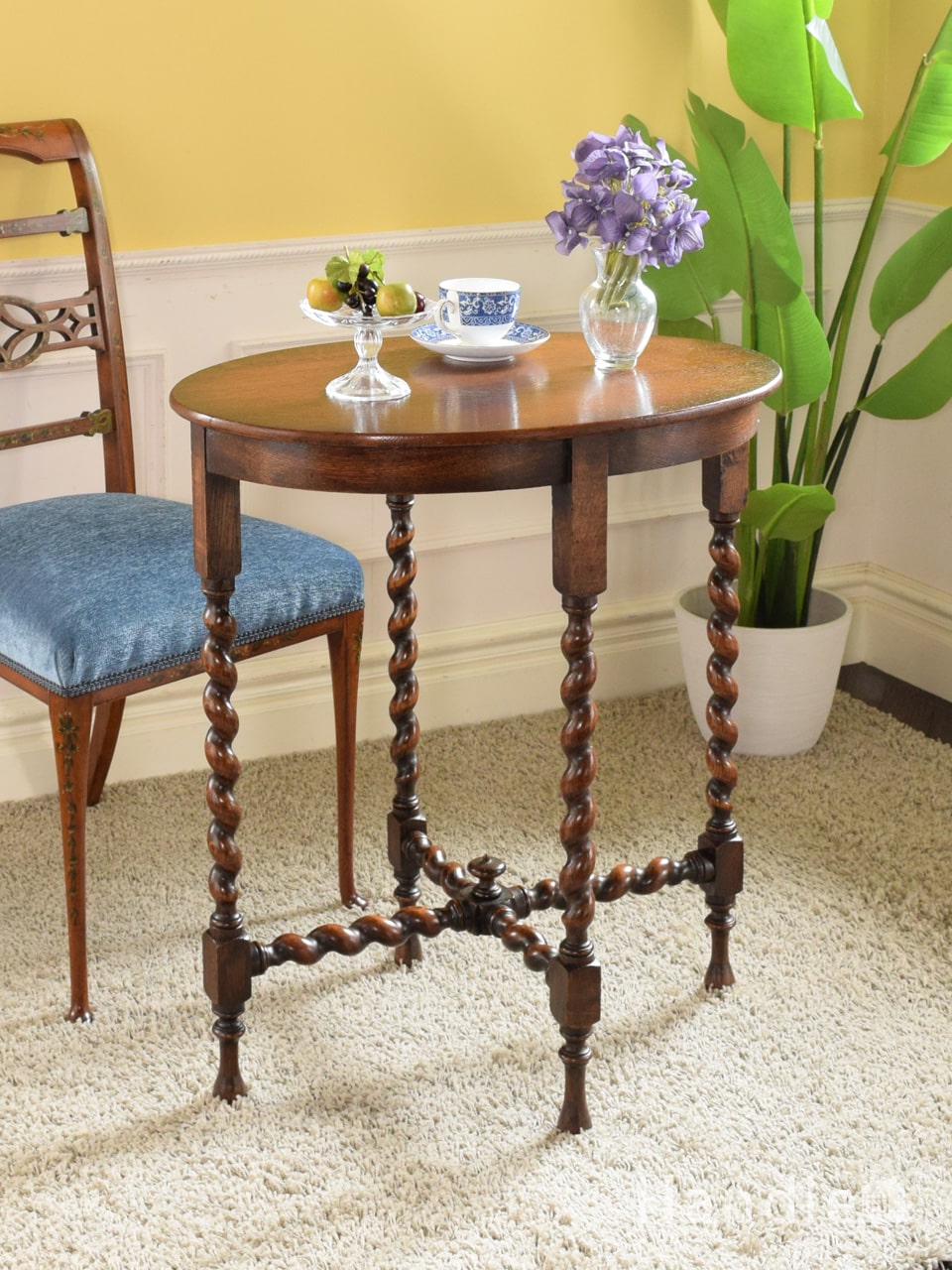 イギリスのアンティークテーブル、ツイスト脚のキレイなオーク材のサイドテーブル (j-2951-f)