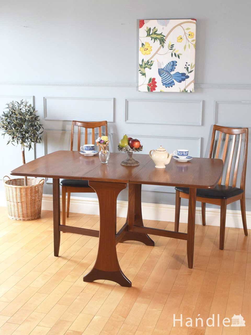G-planのヴィンテージ家具、伸長式で便利なゲートレッグテーブル　 (x-1490-f)