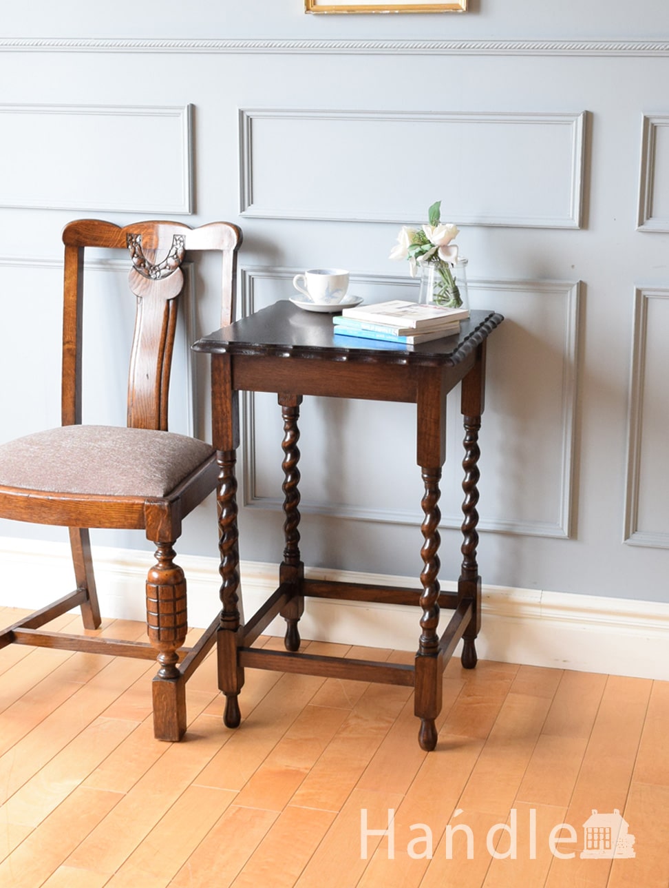 アンティークのサイドテーブル、ツイスト脚の美しい英国のオケージョナルテーブル  (k-3033-f)