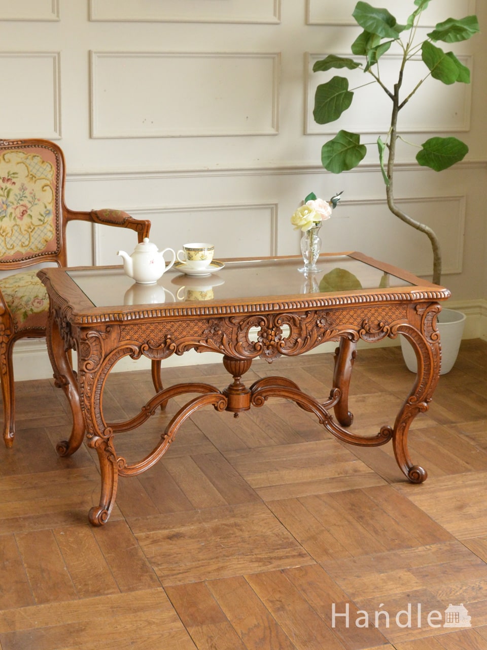 フランスのアンティーク家具、パーケットリー天板と豪華な彫が美しいコーヒーテーブル (j-3014-f)