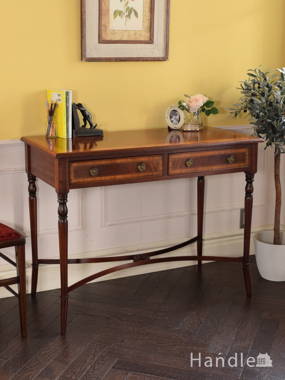 英国のアンティークデスク、マホガニー材の脚の美しいおしゃれな書斎机 (k-3030-f)