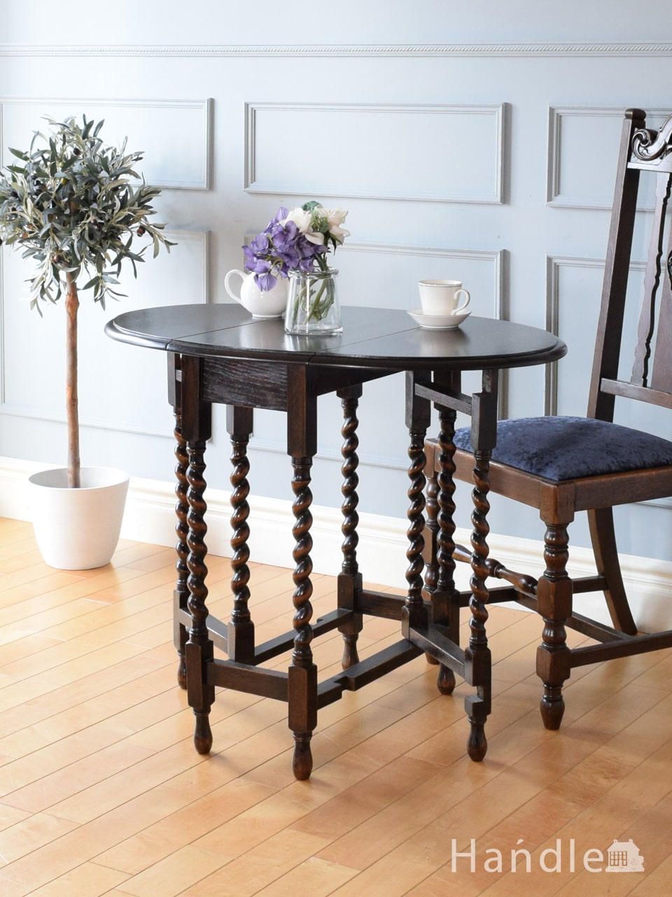英国アンティークの伸長式テーブル、ツイスト脚がキレイなゲートレッグテーブル (q-2747-f)