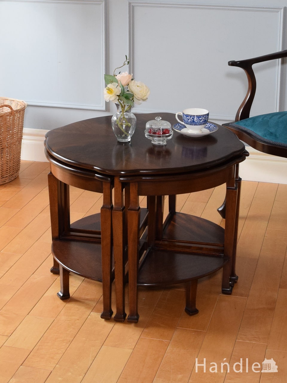 英国のおしゃれなアンティーク家具、5台がセットになったマホガニー材のネストテーブル (k-2869-f)