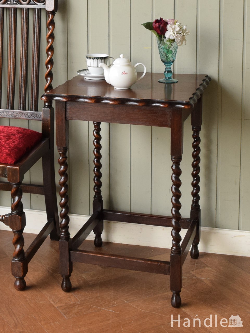 アンティークのサイドテーブル、ツイスト脚の美しい英国のオケージョナルテーブル  (m-866-f)