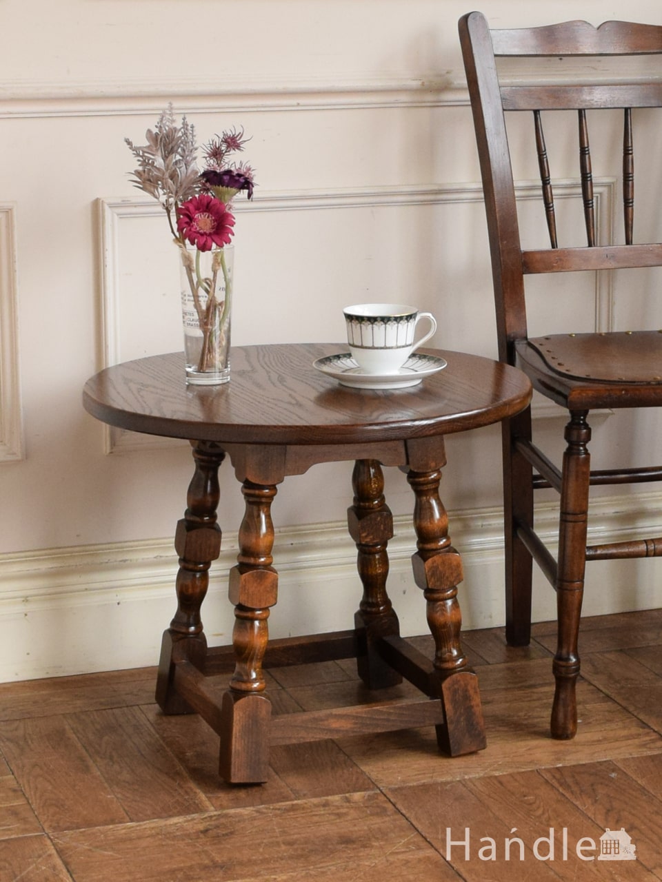 英国から届いたアンティークテーブル、オーク材の木目が美しいおしゃれなコーヒーテーブル (j-3227-f)