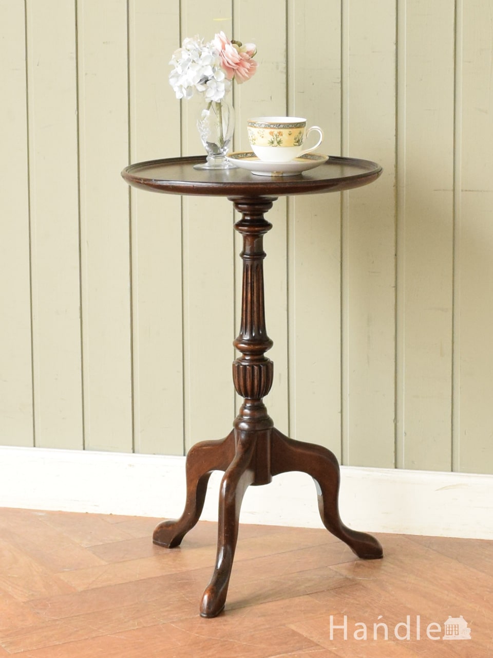 イギリスのアンティークテーブル、杢目の美しいアンティークのサイドテーブル (j-3224-f)